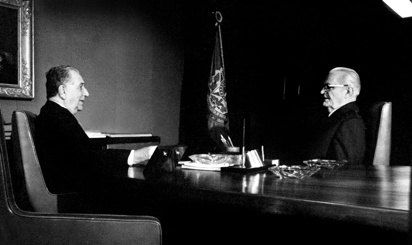 UFRN não vai revogar homenagens a ditadores do regime militar