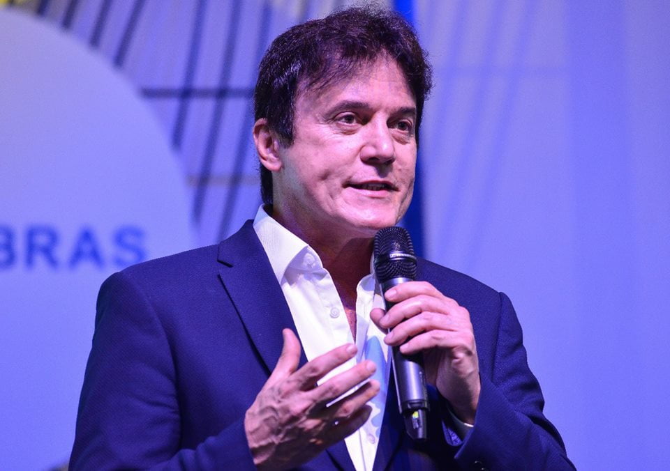 Robinson diz que é candidato à reeleição principalmente para mostrar o que já fez