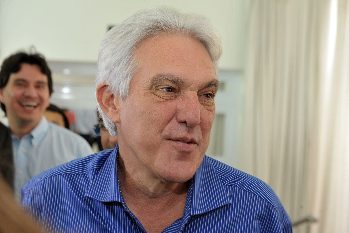 João Maia tenta evitar leilão de imóvel, passa cheque sem fundo e tem 24 horas para pagar