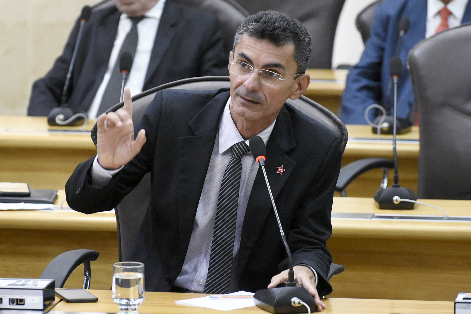 “Fátima nunca disse que salário atrasado é dívida de Robinson”, rebate Francisco do PT