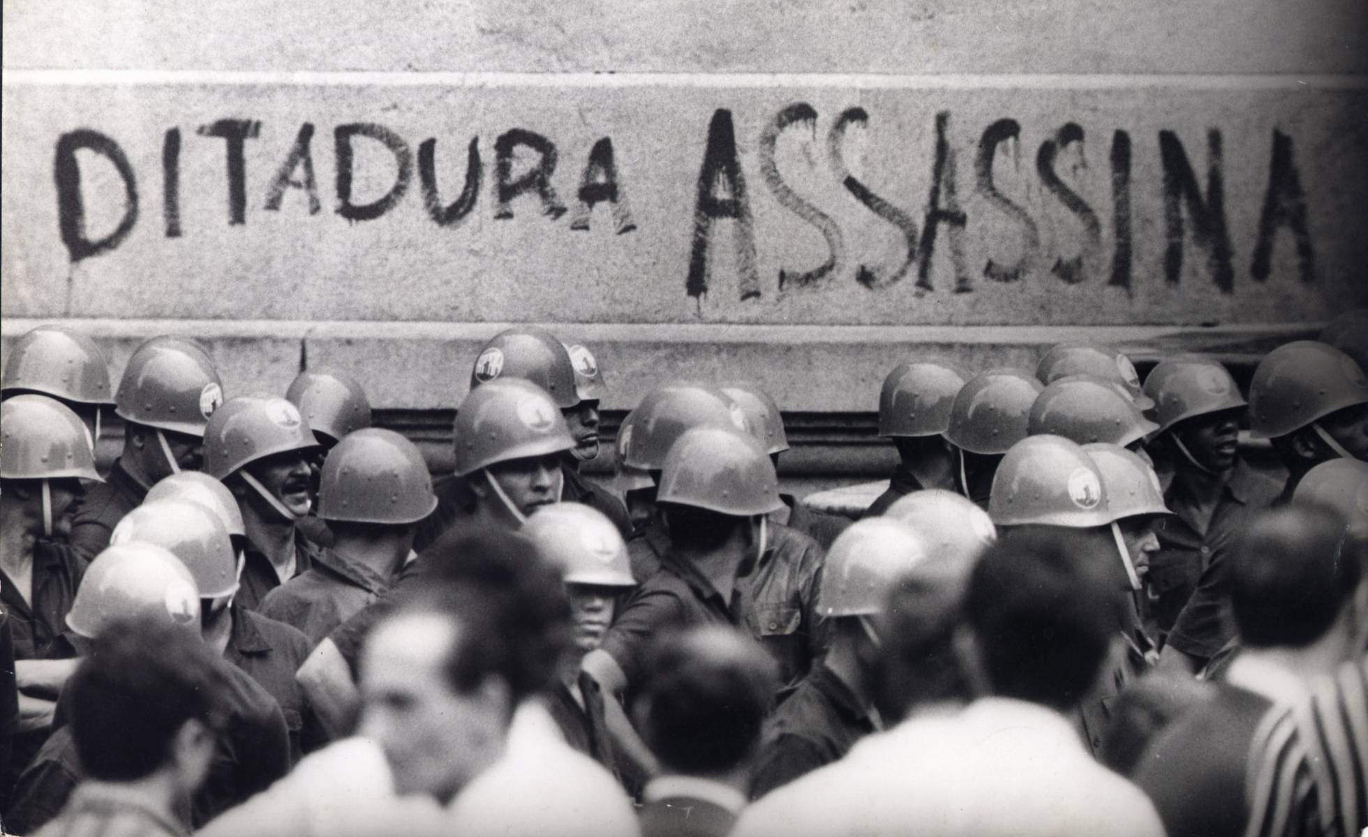 Editorial: É preciso lutar pela história