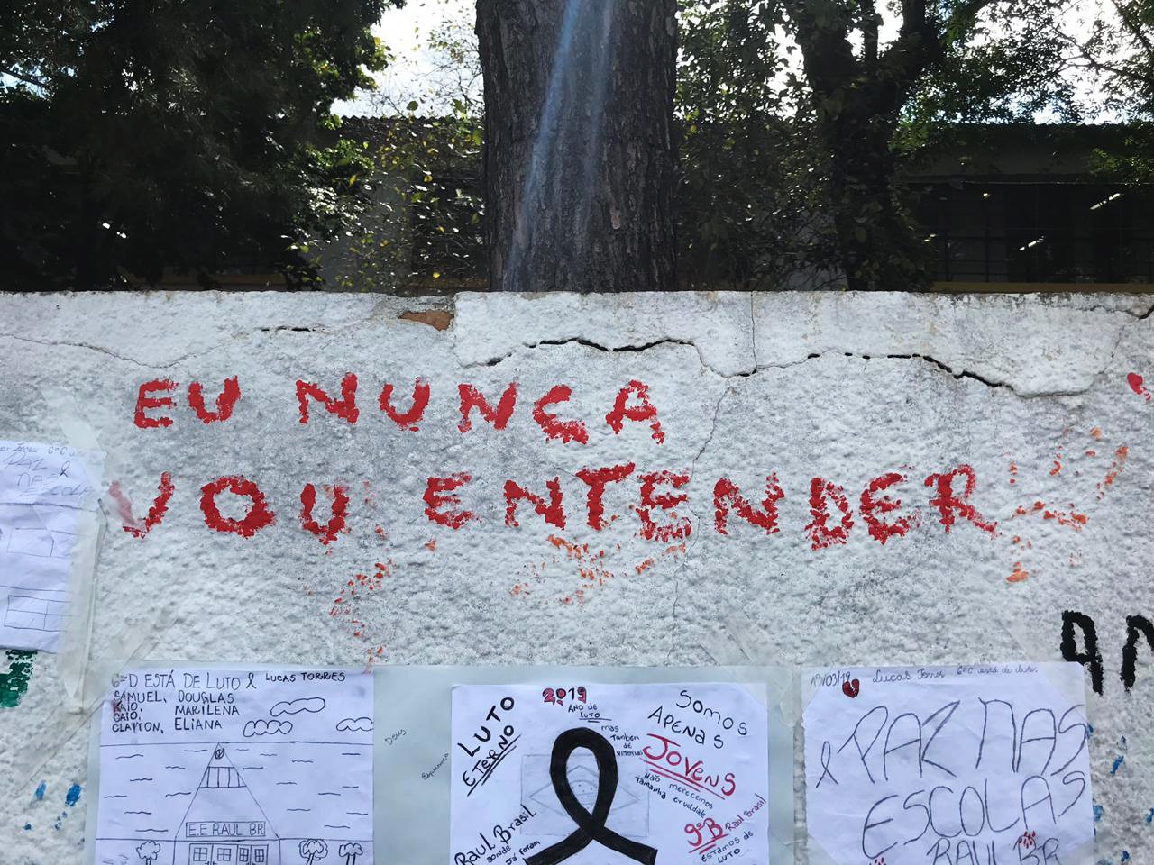 Três vezes morri: relato da condição humana em vias de extinção
