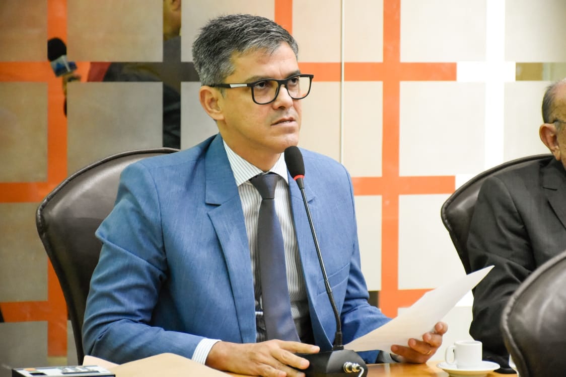 O coice do coronel Azevedo na democracia