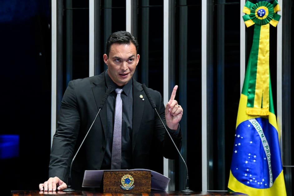 PF aponta crime em fala de senador do RN Styvenson Valentim sobre deputada Joyce Hasselmann