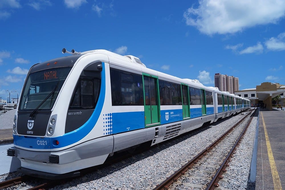 Depois de aumentar tarifa, governo Bolsonaro quer privatizar metrô