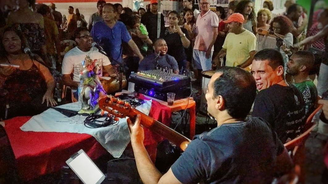 Roda de samba é 