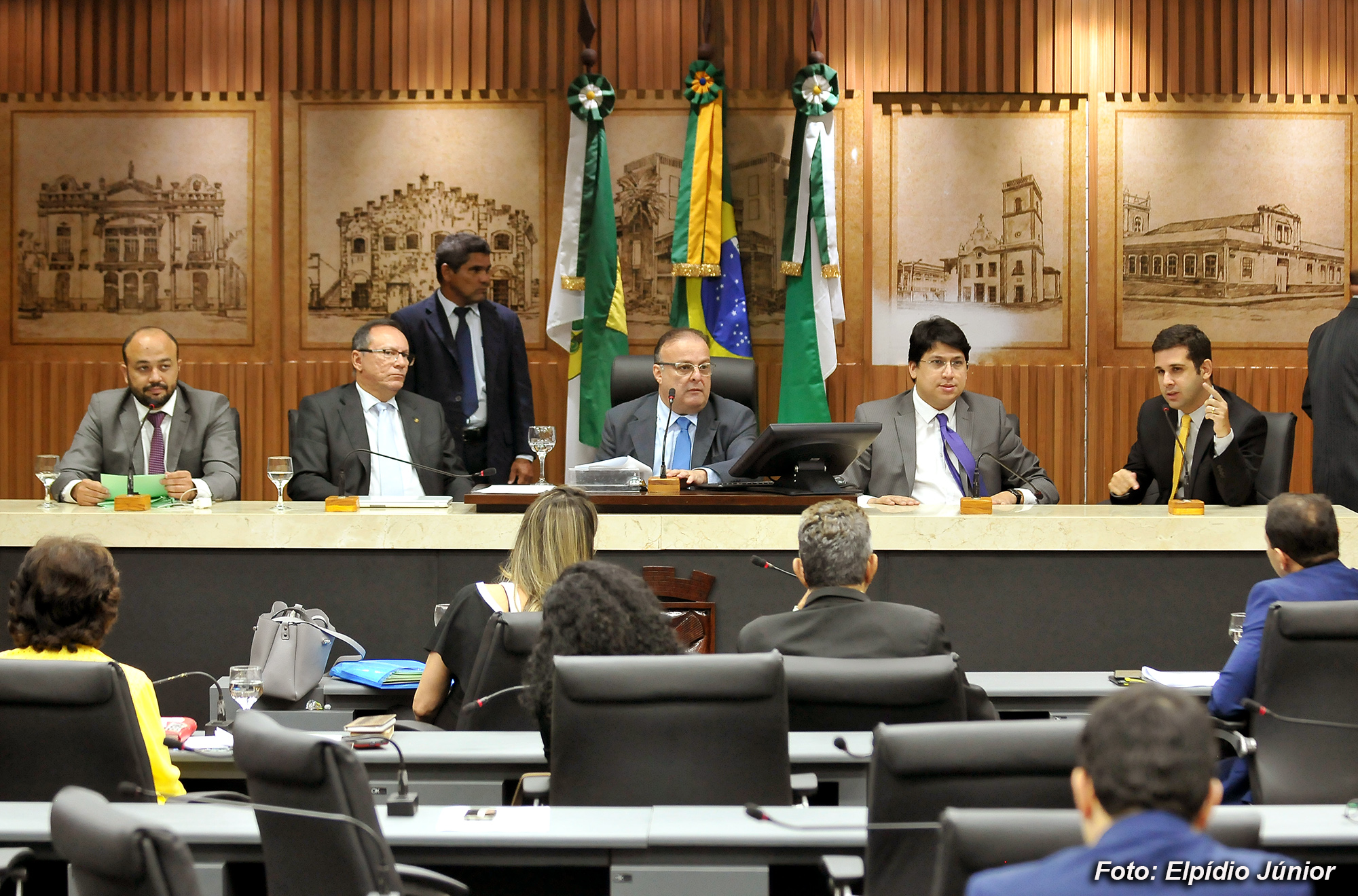 Parlamento bipolar: vereadores apoiaram tombamento e demolição do hotel Reis Magos