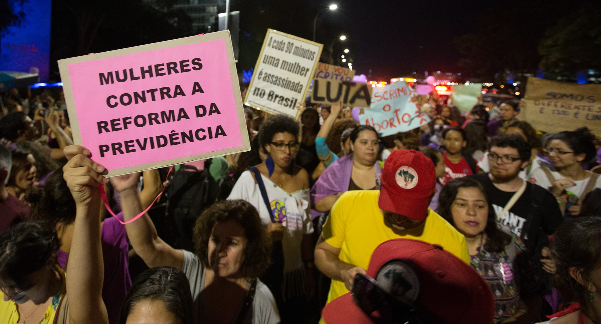 Mulheres contribuem em média menos tempo do que prevê Reforma da Previdência