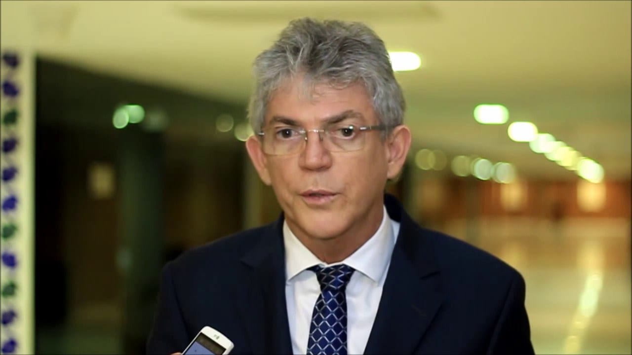 Ricardo Coutinho rebate acusações, afirma que patrimônio é compatível com renda e se diz perseguido