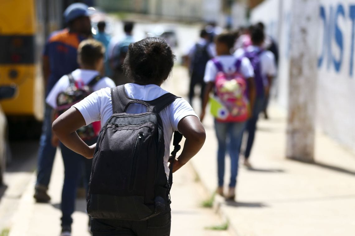 Justiça obriga e Governo autoriza volta às aulas presenciais em escolas do RN