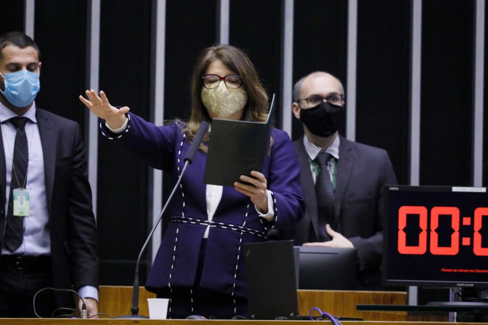 Com 100% de UTIs ocupadas em Natal, Álvaro Dias cede a lobby de políticos evangélicos e reabre templos e igrejas