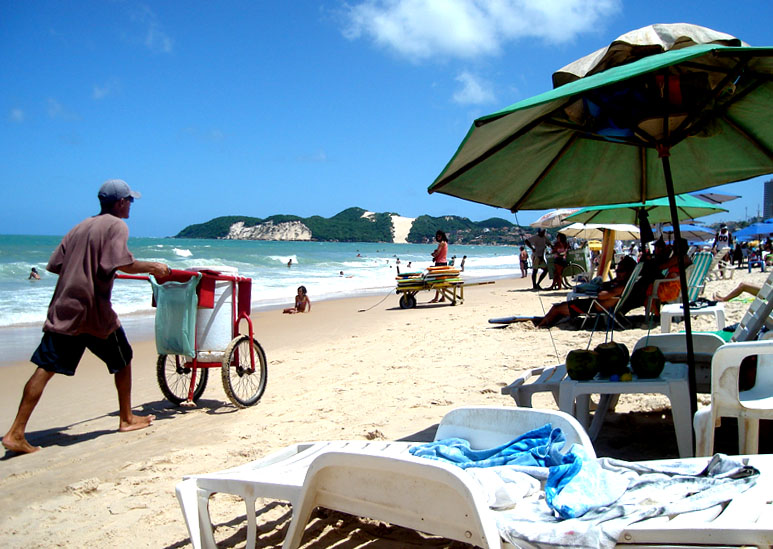 Quase 60% dos trabalhadores informais no turismo do RN perderam 100% da renda durante a pandemia