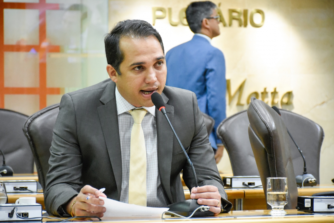 Deputado do RN culpa assessoria por projeto que dificultava aborto legal em vítimas de estupro