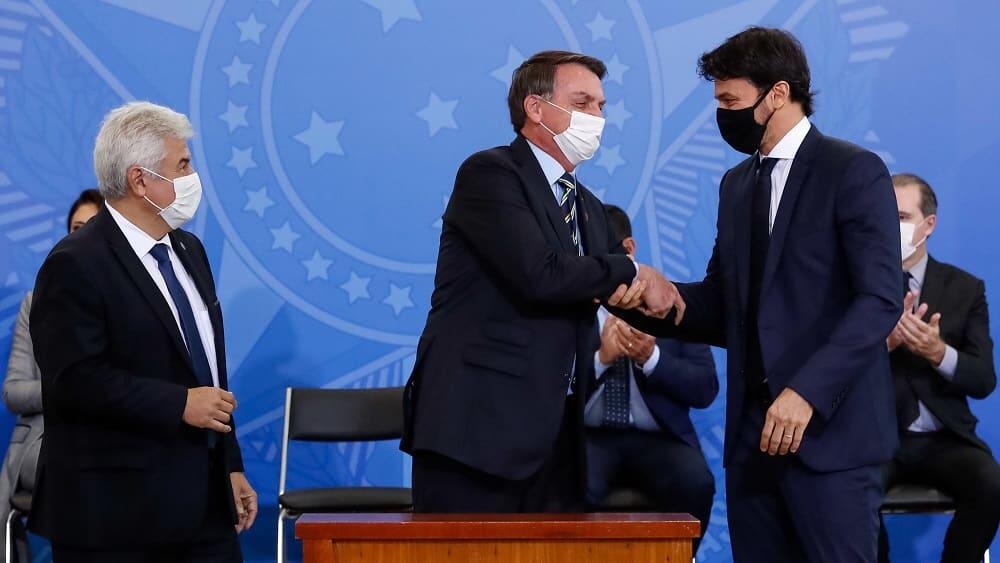 Bolsonaro distorce dados sobre verba federal enviada a Estados na pandemia e governadores reagem