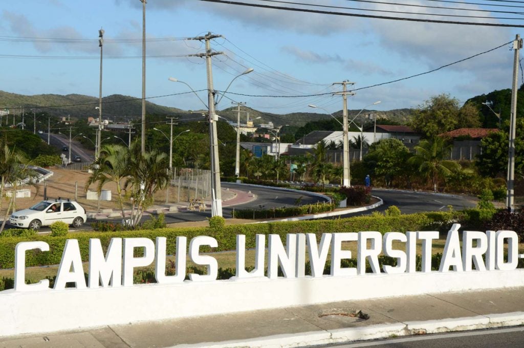 UFRN suspende atividades após paralisação de ônibus