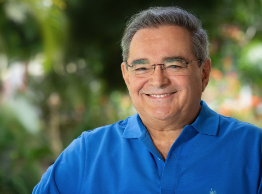 Álvaro passou a ter 2º maior salário de prefeito após reajuste de 60%