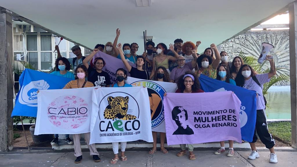 Estudantes fazem ato contra assédio sexual na UFRN