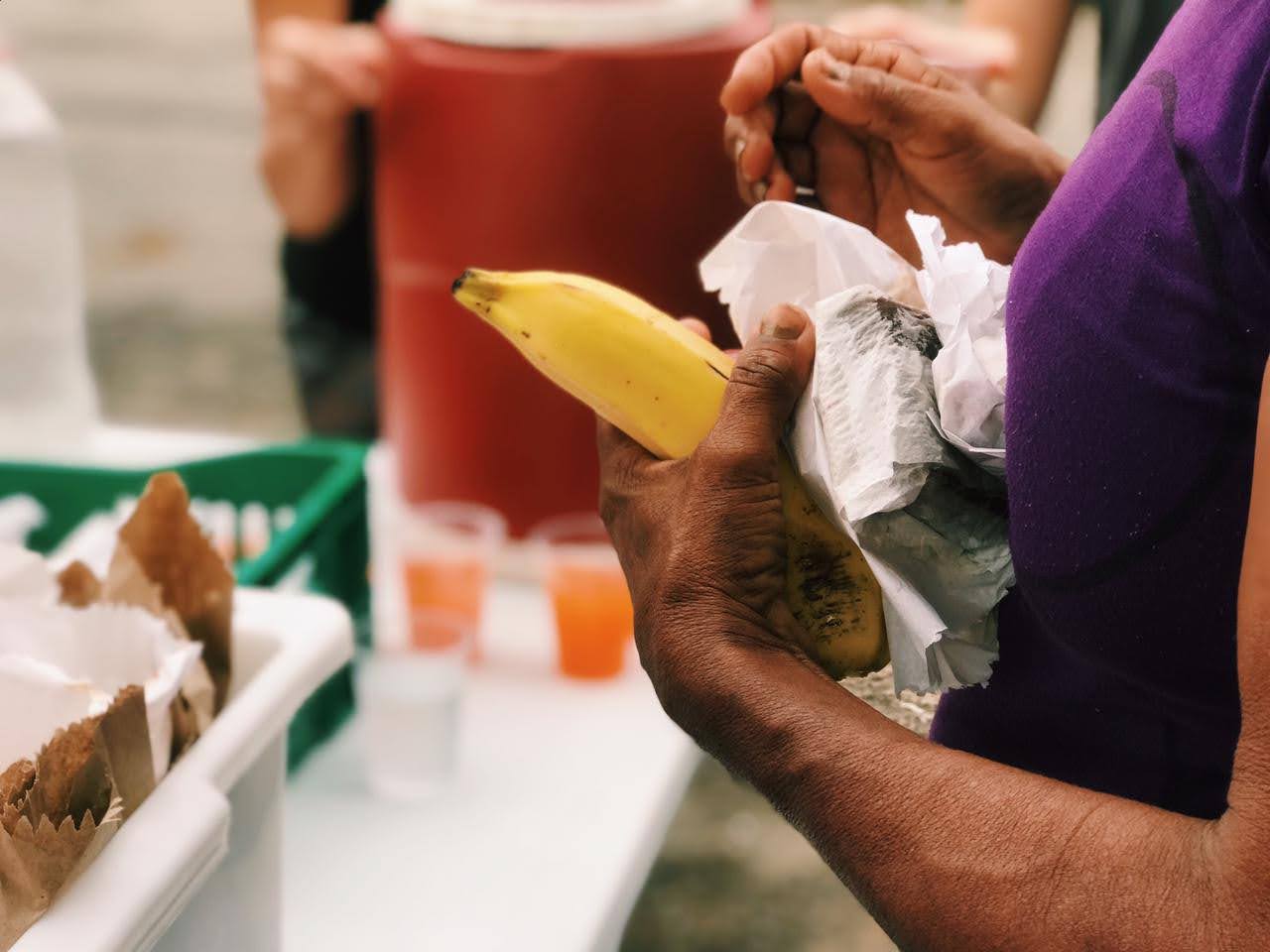 Manas na Rua: Coletivo feminista apoia pessoas vulneráveis em Natal