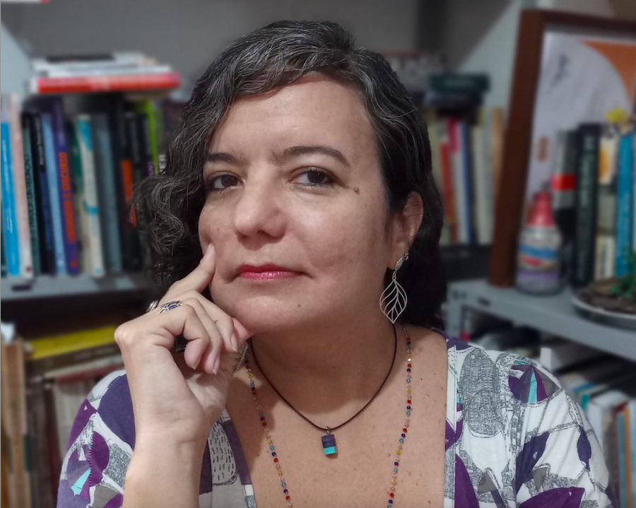 Do texto escrito ao livro publicado: as edições Sol Negro