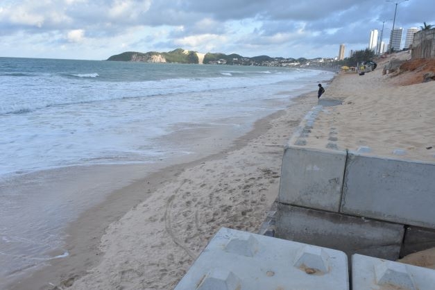 Engorda de Ponta Negra: Prefeitura entrega respostas a questionamentos do Idema para licenciamento de obra