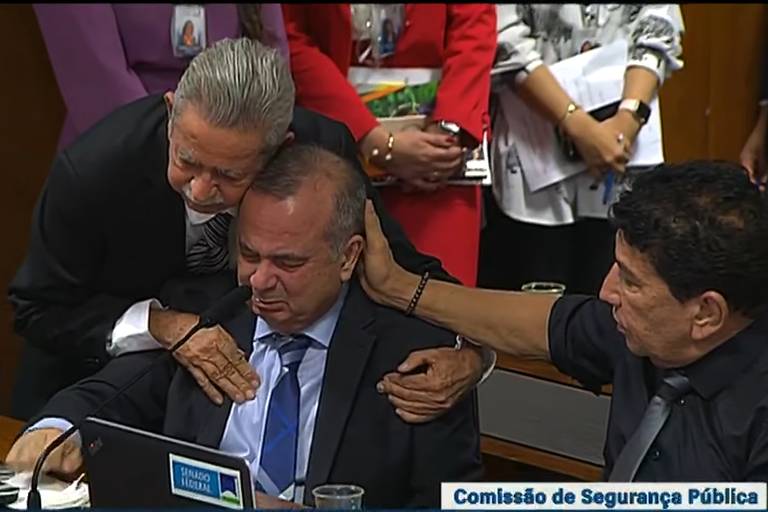 Vídeo: Rogério Marinho chora por golpistas do 8 de janeiro presos na Papuda