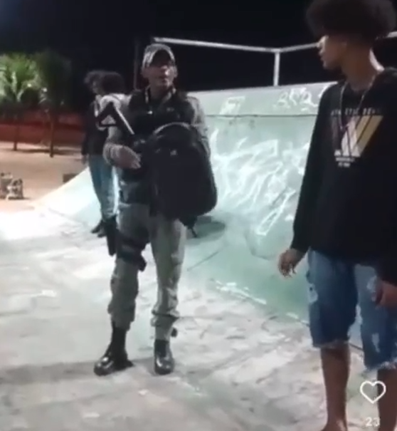 PM interrompe batalha de hip hop em Natal e agride jovem com tapa no rosto
