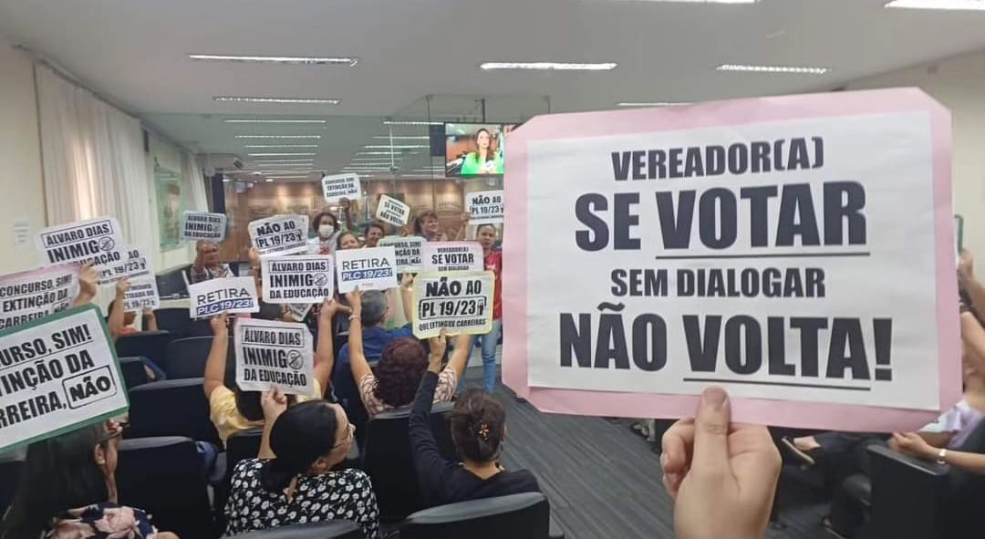 Vereadores devolvem projeto de Álvaro Dias sobre professores de Natal