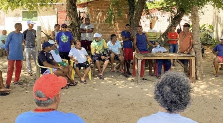 Entidades se reúnem para discutir construção de ranchos da Redinha
