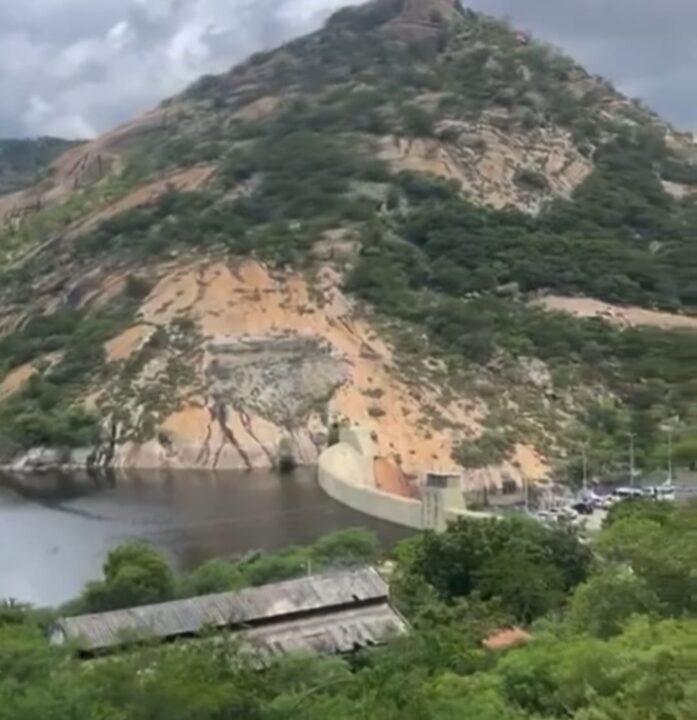 Cineasta de Bacurau mostra Gargalheiras antes e depois das chuvas