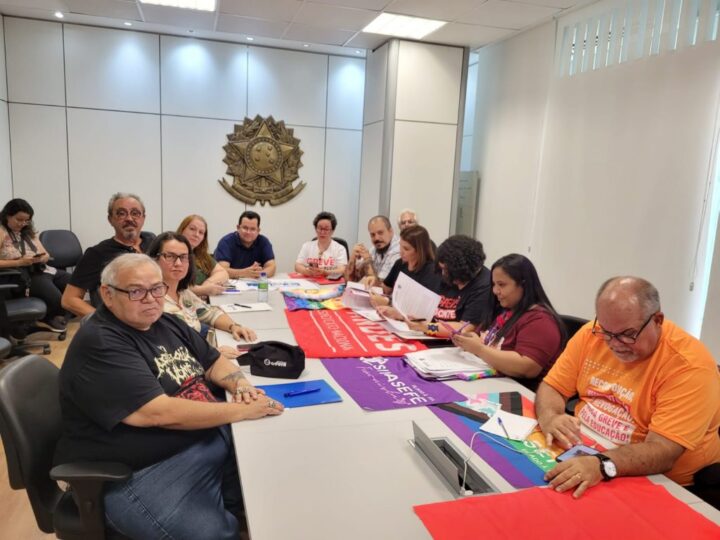 Em greve, Instituições Federais de Ensino avaliam nova proposta do governo