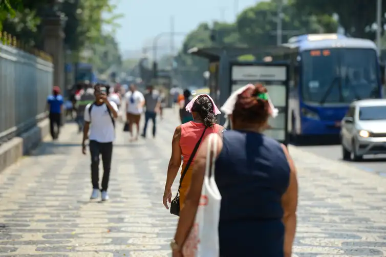 Mudanças climáticas afetam saúde dos trabalhadores; veja casos locais