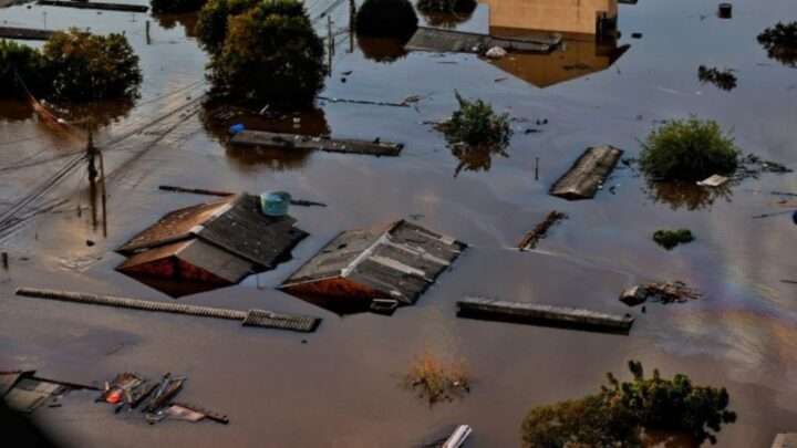 Teorias conspiratórias negando mudanças climáticas aumentam durante tragédia no RS