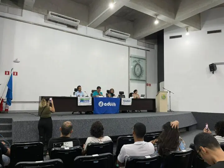 Greve UFRN: Adurn decide por plebiscito sem fazer assembleia antes