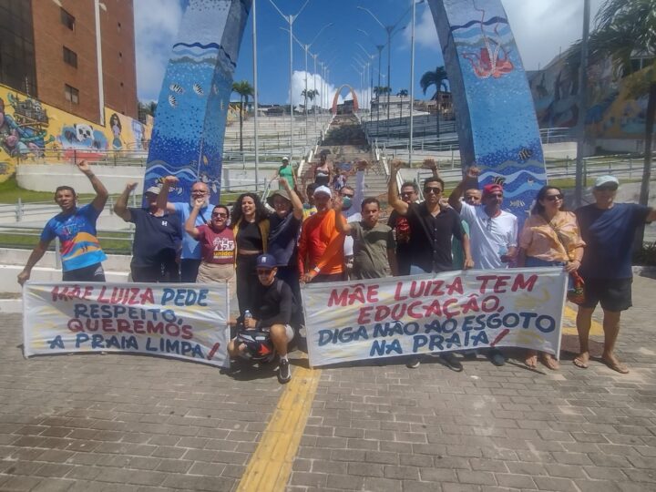 Contra a poluição, comunidade realizou ato em prol de Areia Preta