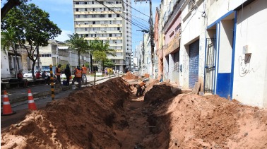 Objetos arqueológicos em obra no centro de Natal foram encontrados por moradores
