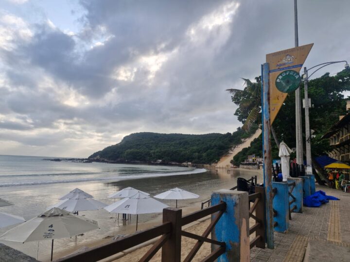 Natal decreta emergência em Ponta Negra por avanço da maré