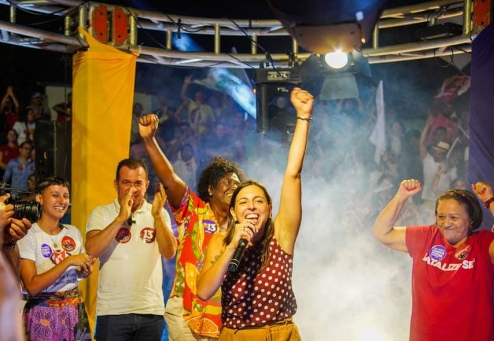 Com Benedita, Natália faz evento cultural e se aproxima de evangélicos