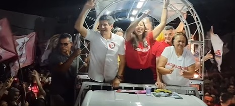 João Campos e Natália Bonavides arrastam multidão nas Quintas