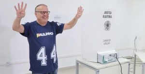 Paulinho Freire no momento da votação I Foto: reprodução redes sociais