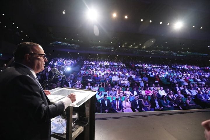 Aluguel do teatro Riachuelo para posse do prefeito de Natal custou R$ 25 mil