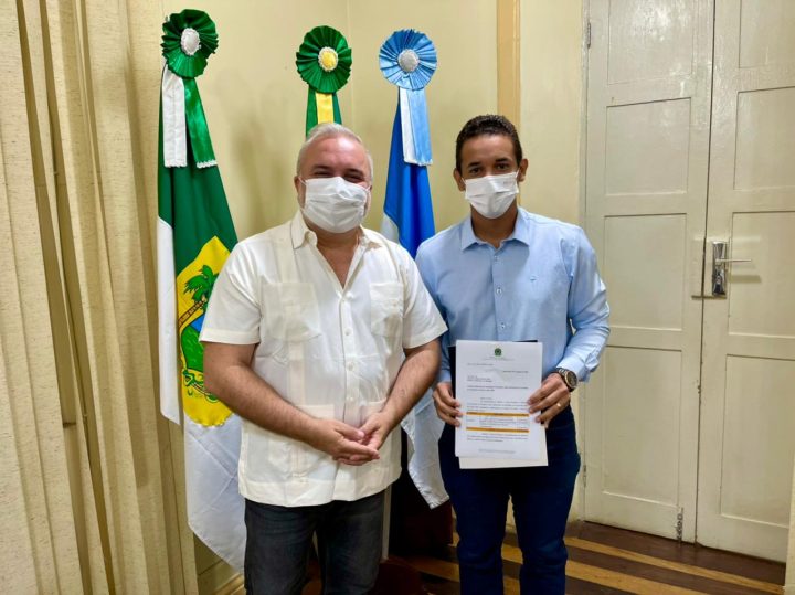 Jean Paul vai de “não sou mais candidato a nada” para “ainda estou aqui”