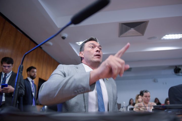 Styvenson diz que “vai resolver situação” com PSDB no RN, que é aliado de Fátima