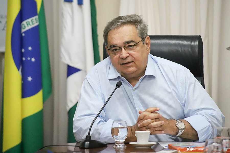 “Álvaro cria cortina de fumaça para não explicar dívidas”, diz secretário