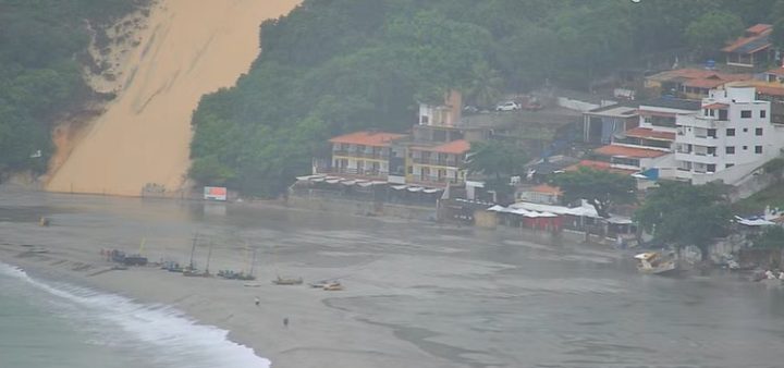 Engorda de Ponta Negra tem novo alagamento após chuvas