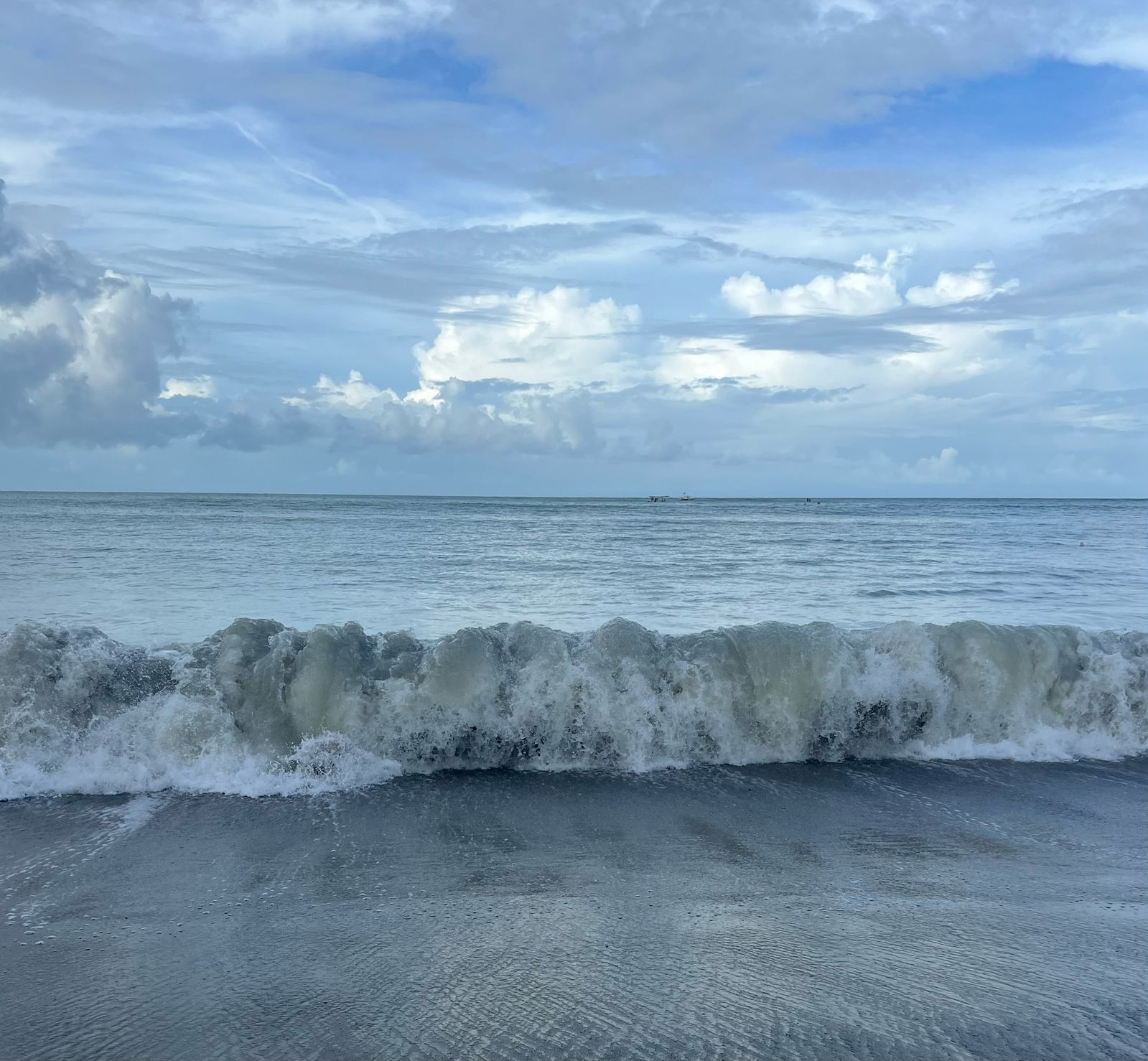 “Deu ruim para o surfe”: depois da engorda, Ponta Negra perdeu as grandes ondas