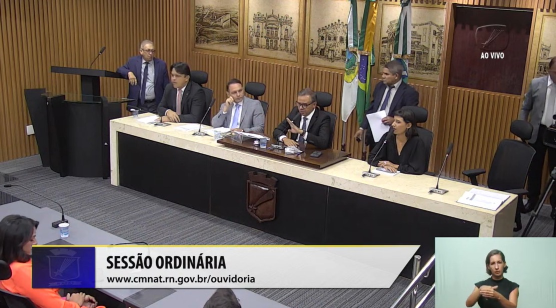 Vereador ligado ao MBL debocha de Brisa e leva invertida em Natal