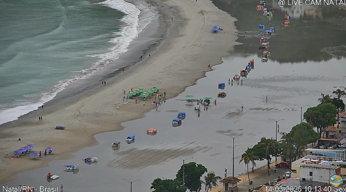 Engorda de Ponta Negra volta a alagar mesmo após drenagem
