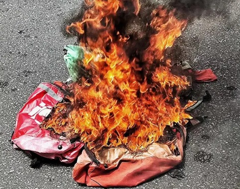 Entregadores por aplicativos fazem greve em Natal com protesto simbólico