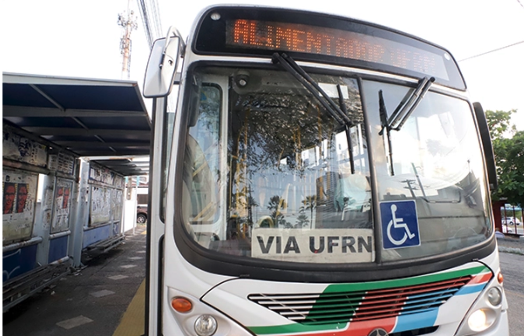 Estudantes denunciam assédio dentro do ônibus circular da UFRN