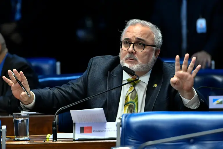 Jean Paul: “Queria voltar a ser senador, mas pode ser que eu tenha que sair do PT”